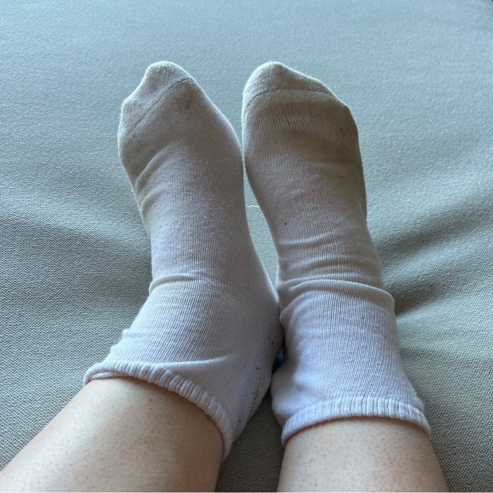Pre-Loved Women’s White Aéropostale Crew Socks